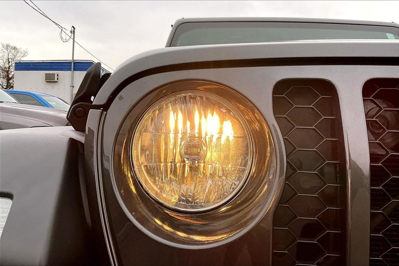 2024 Jeep Wrangler Sport 4Dr | 12" Screen | HardTop | 4X4 Photo