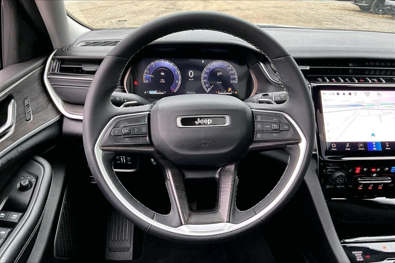 2024 Jeep Grand Cherokee L Limited | BlackAppearance | LuxTech | Alpine | 4X4 Photo