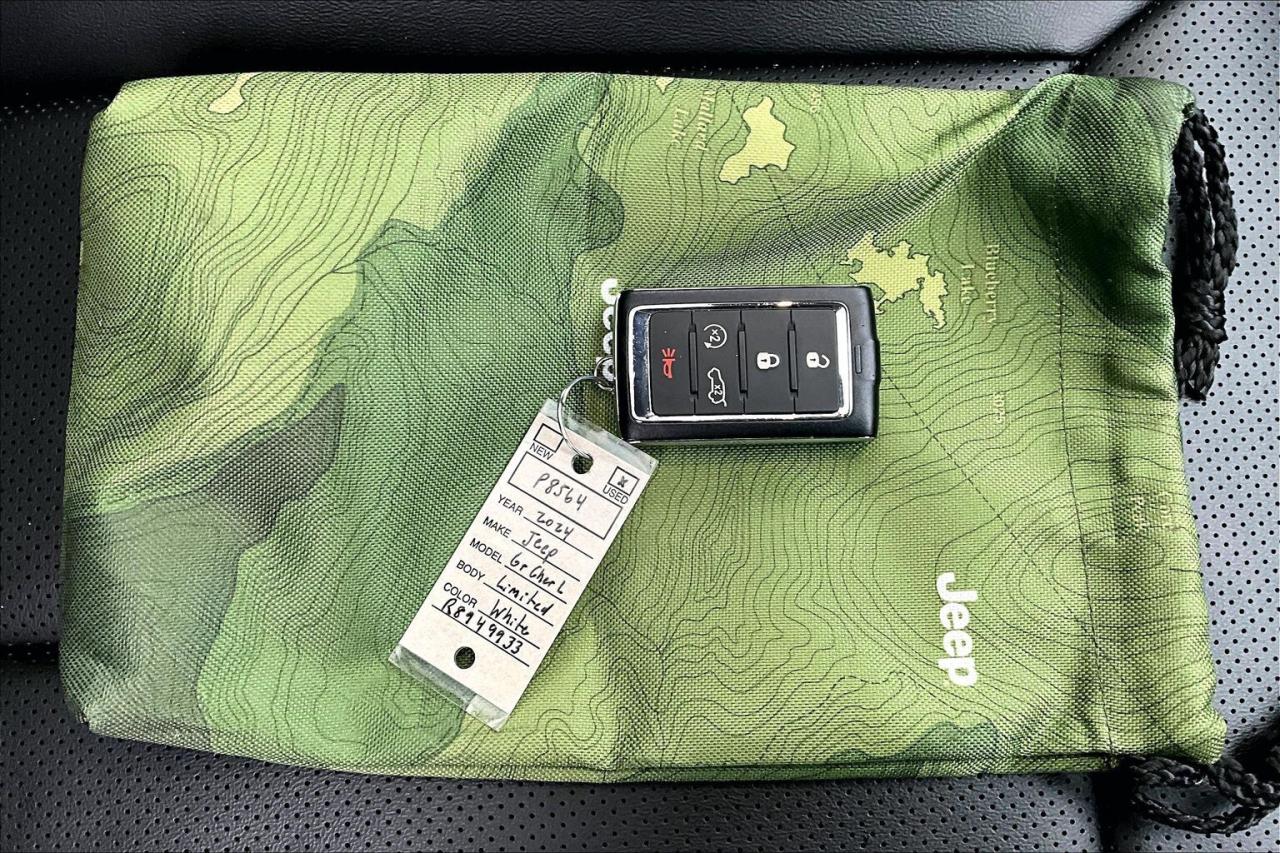 2024 Jeep Grand Cherokee L Limited | BlackAppearance | LuxTech | Alpine | 4X4 Photo