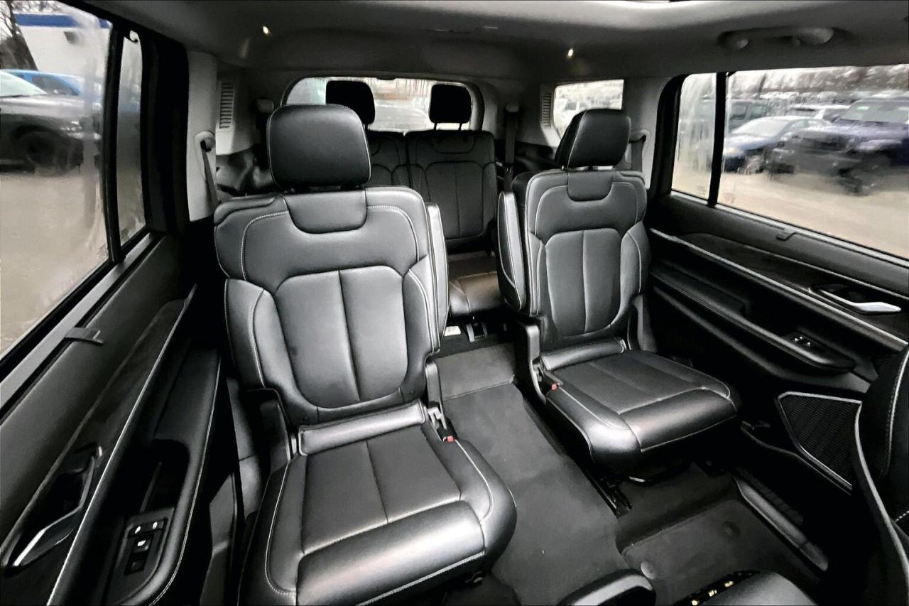 2024 Jeep Grand Cherokee L Limited | BlackAppearance | LuxTech | Alpine | 4X4 Photo