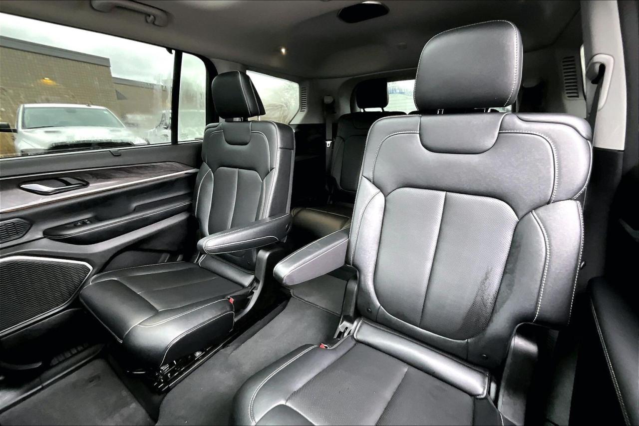 2024 Jeep Grand Cherokee L Limited | BlackAppearance | LuxTech | Alpine | 4X4 Photo