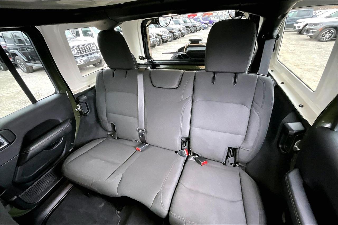 2021 Jeep Wrangler Sahara | Heated Cloth Seats | 7" Screen | 4X4 Photo