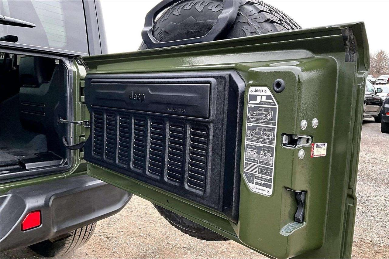 2021 Jeep Wrangler Sahara | Heated Cloth Seats | 7" Screen | 4X4 Photo