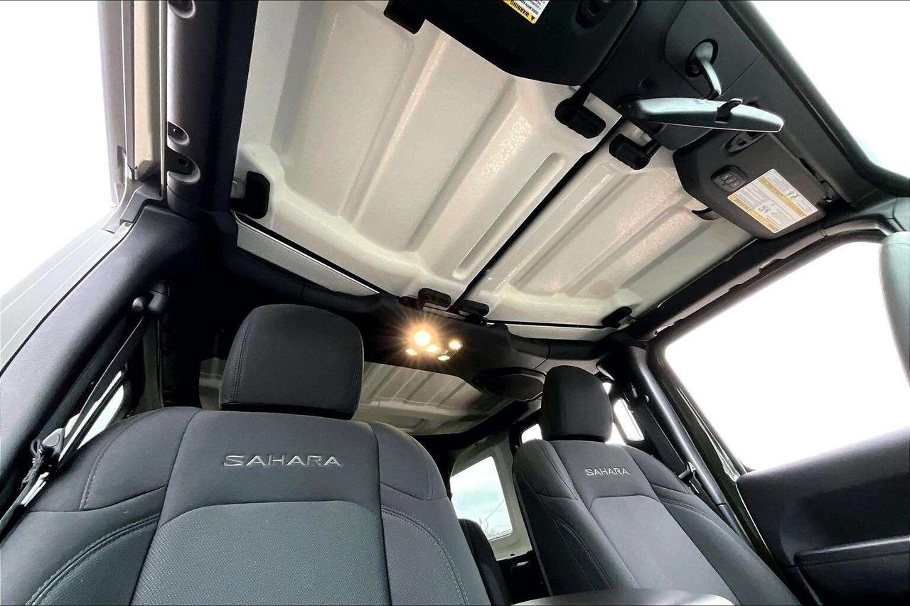 2021 Jeep Wrangler Sahara | Heated Cloth Seats | 7" Screen | 4X4 Photo
