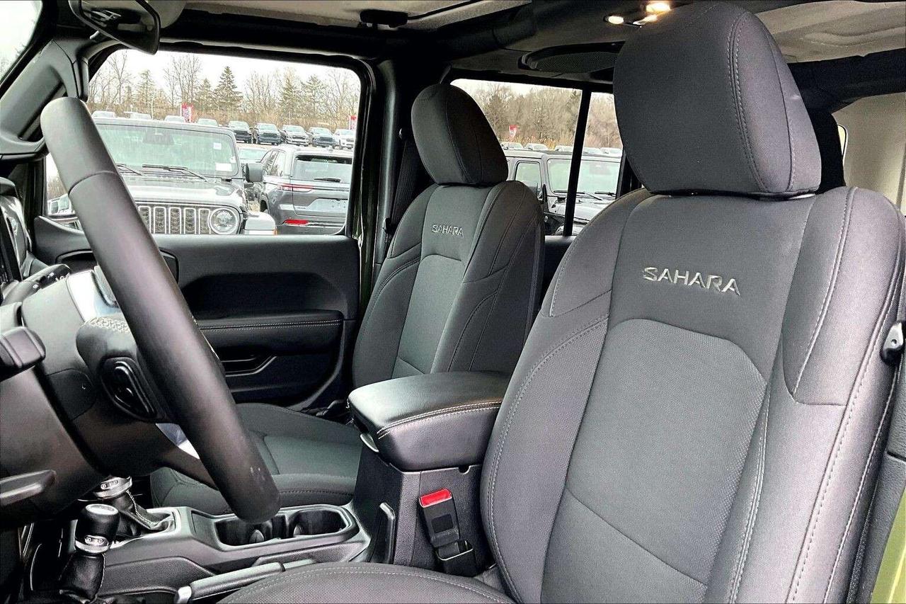 2021 Jeep Wrangler Sahara | Heated Cloth Seats | 7" Screen | 4X4 Photo