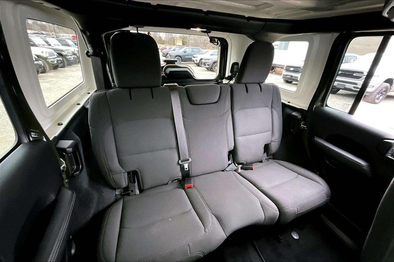 2021 Jeep Wrangler Sahara | Heated Cloth Seats | 7" Screen | 4X4 Photo