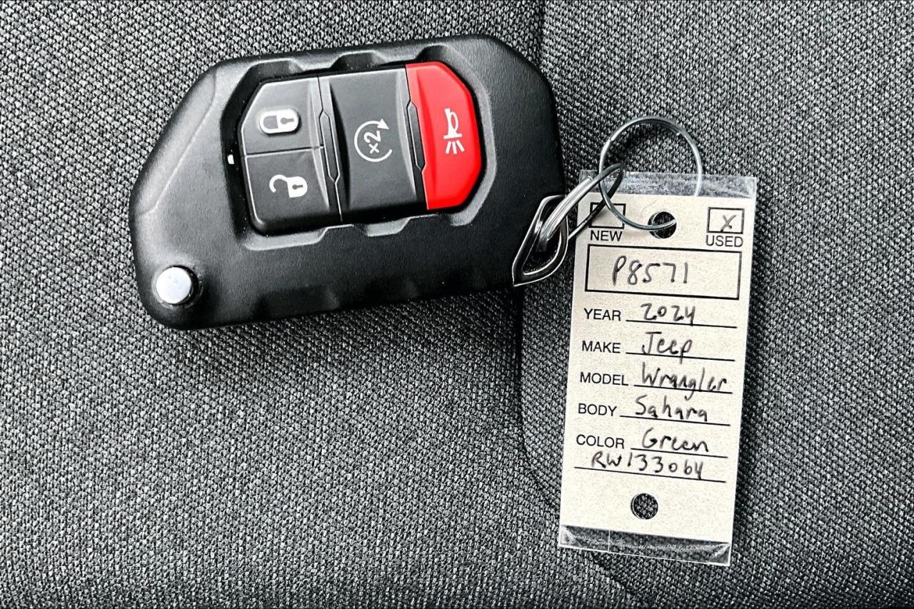 2024 Jeep Wrangler Sahara |Heated Cloth |12.3" NAV |Alpine |BSM |4X4 Photo