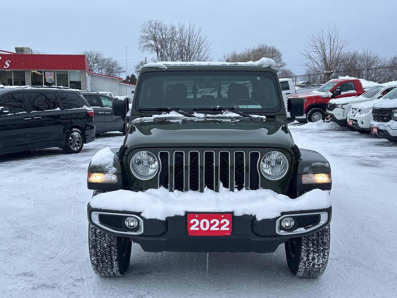 2022 Jeep Gladiator OVERLAND, CLEAN CARFAX, REMOTE START, LEATHER! - Photo #3