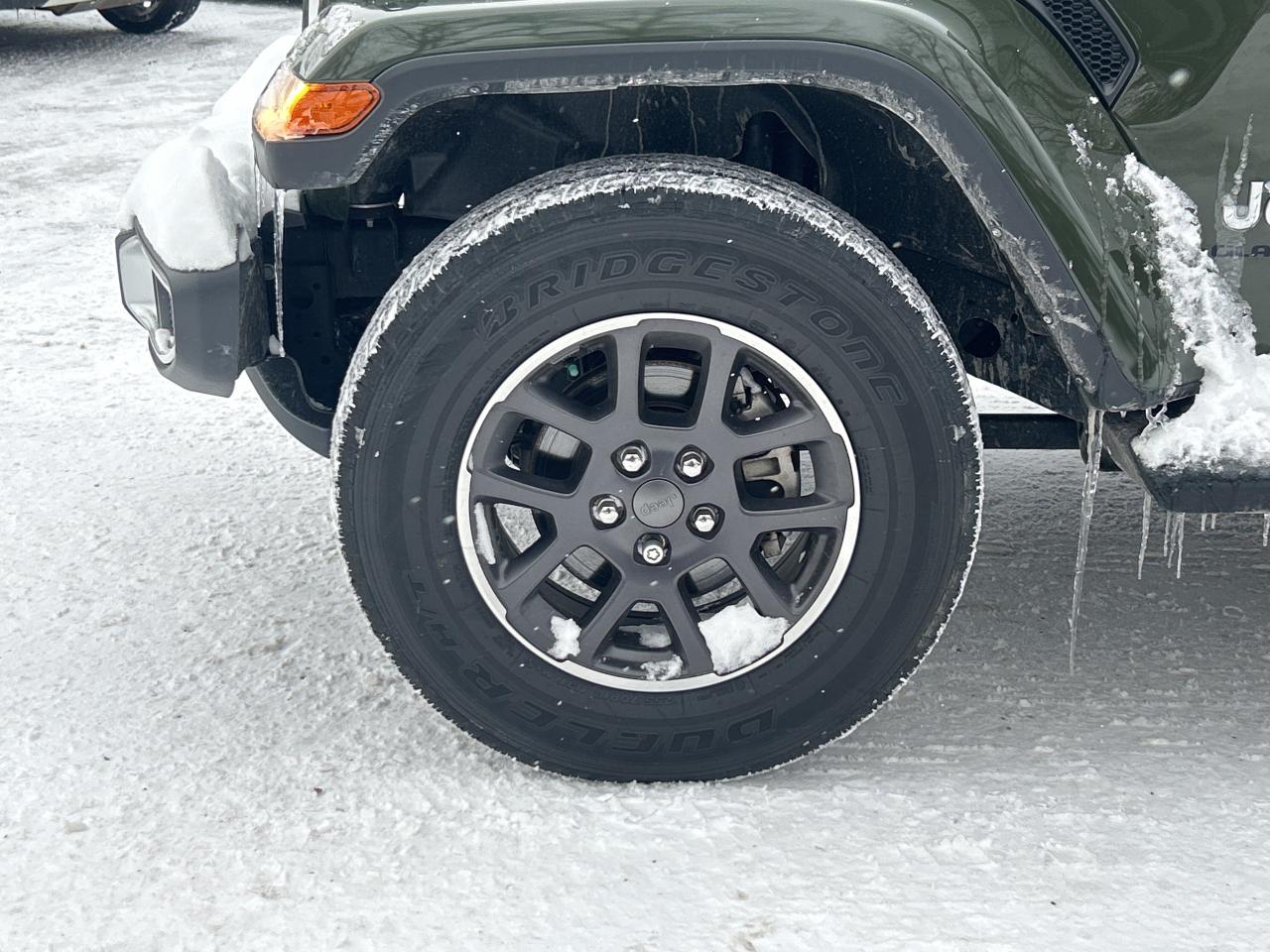 2022 Jeep Gladiator OVERLAND, CLEAN CARFAX, REMOTE START, LEATHER! - Photo #10