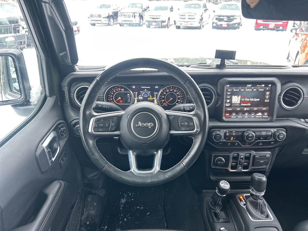 2022 Jeep Gladiator OVERLAND, CLEAN CARFAX, REMOTE START, LEATHER! - Photo #14