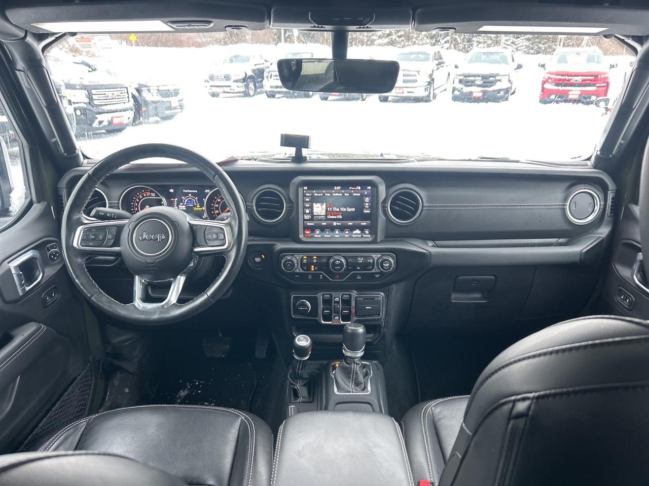 2022 Jeep Gladiator OVERLAND, CLEAN CARFAX, REMOTE START, LEATHER! - Photo #16