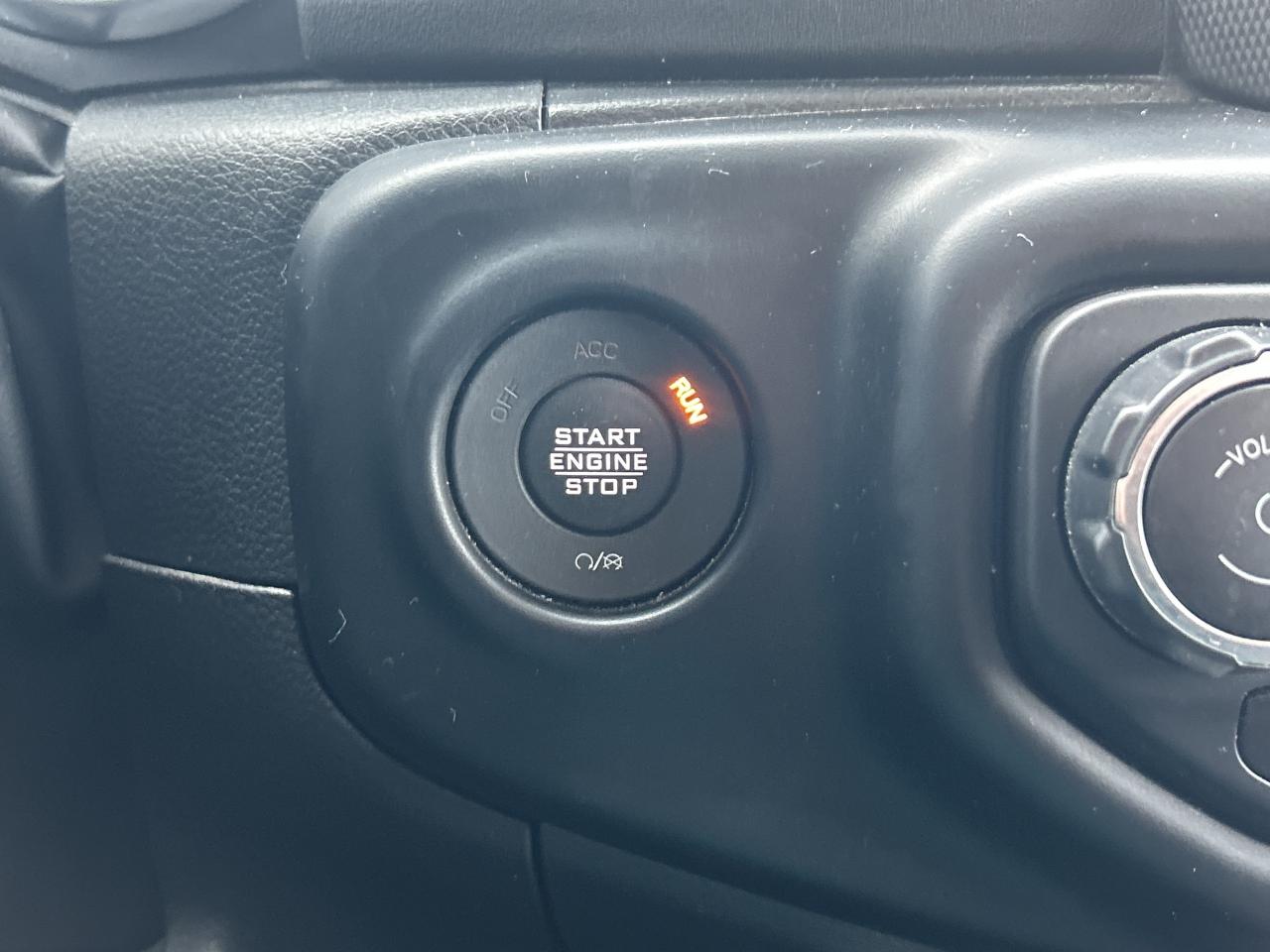 2022 Jeep Gladiator OVERLAND, CLEAN CARFAX, REMOTE START, LEATHER! - Photo #19