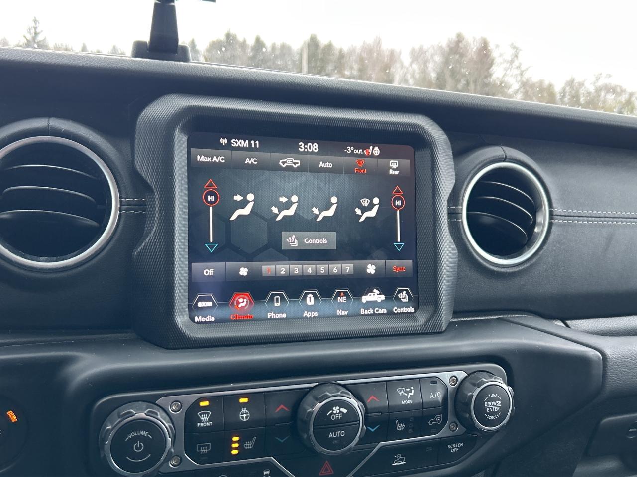 2022 Jeep Gladiator OVERLAND, CLEAN CARFAX, REMOTE START, LEATHER! - Photo #21