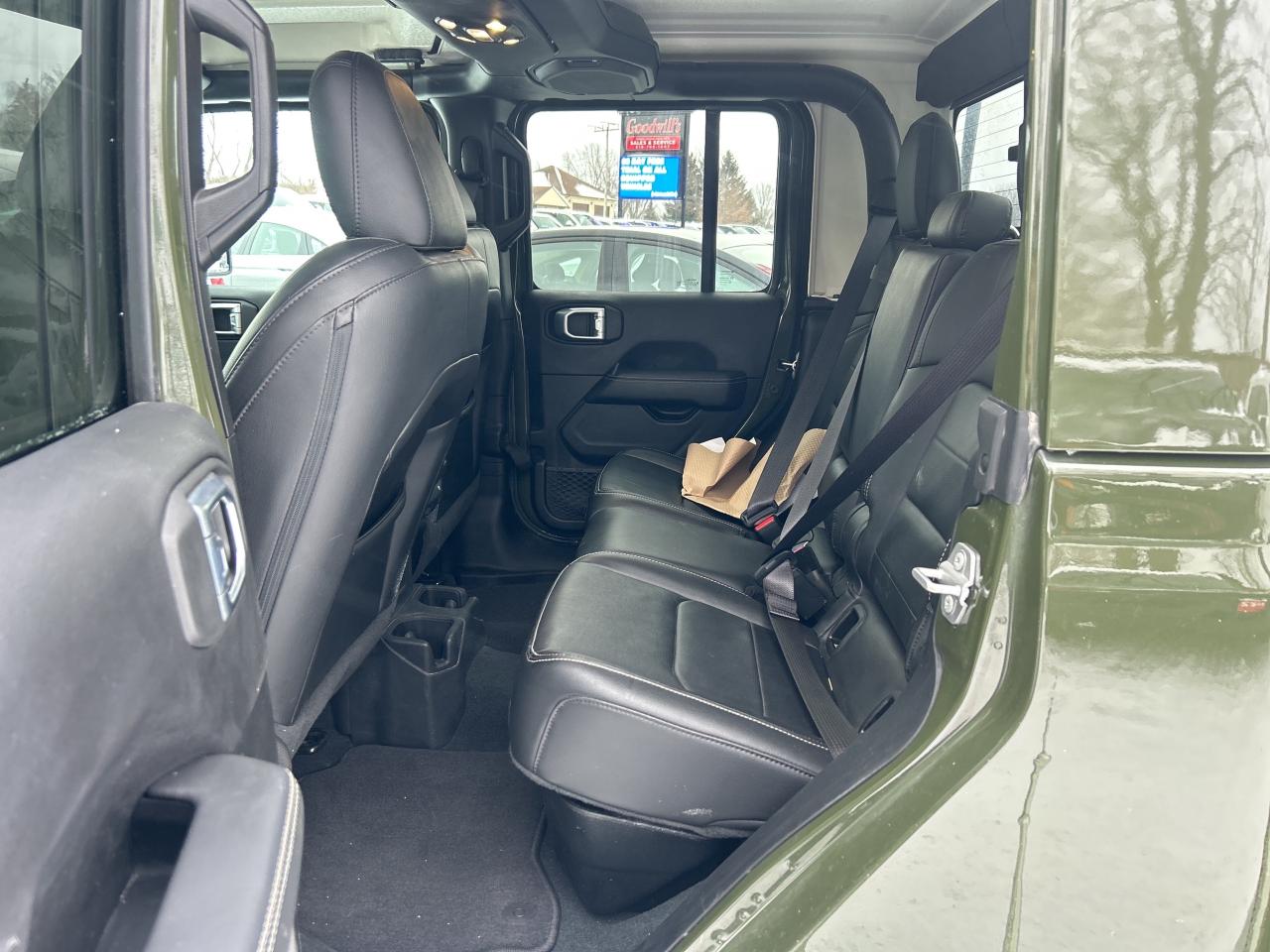 2022 Jeep Gladiator OVERLAND, CLEAN CARFAX, REMOTE START, LEATHER! - Photo #13