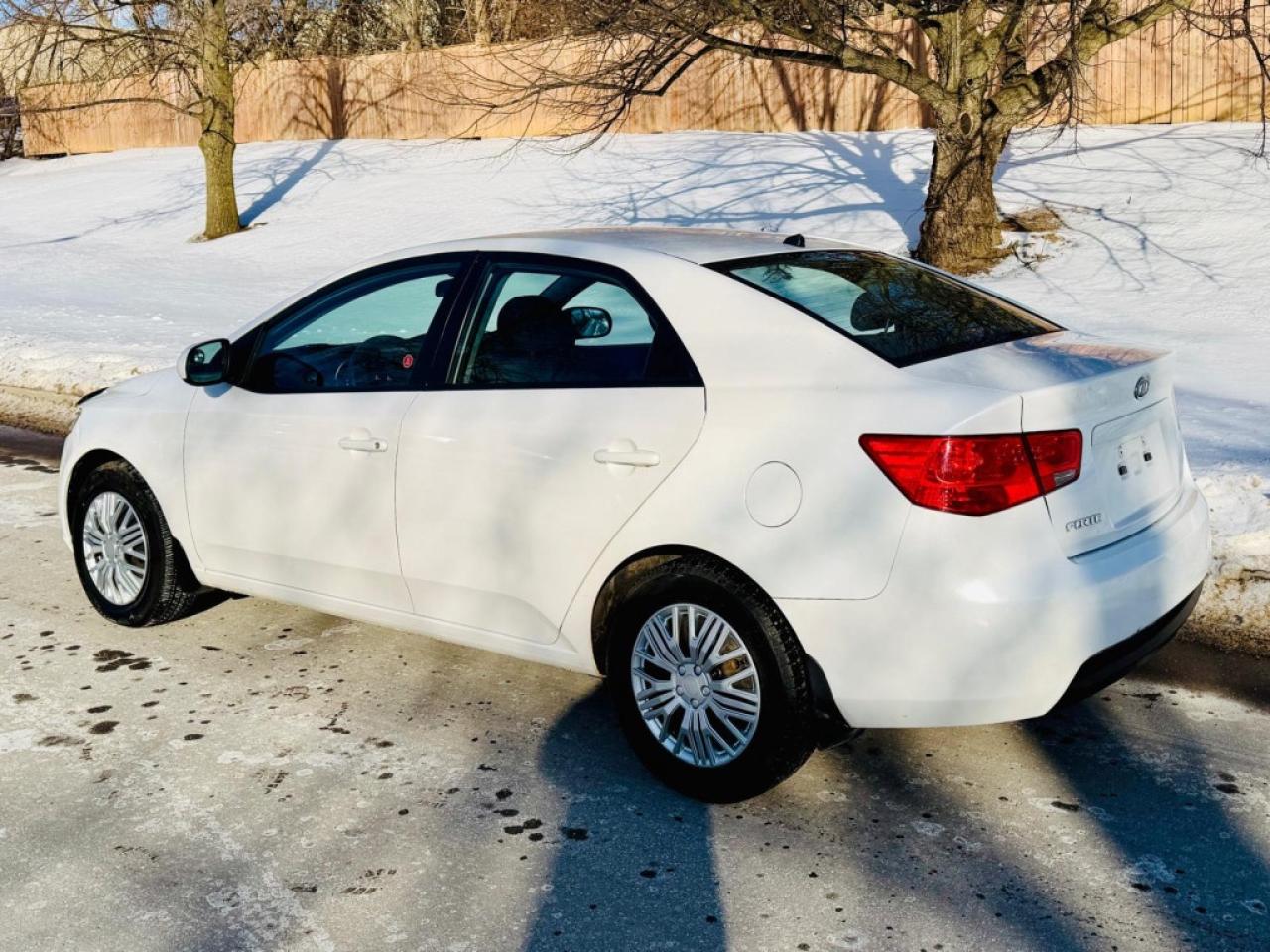 2011 Kia Forte LX Photo4