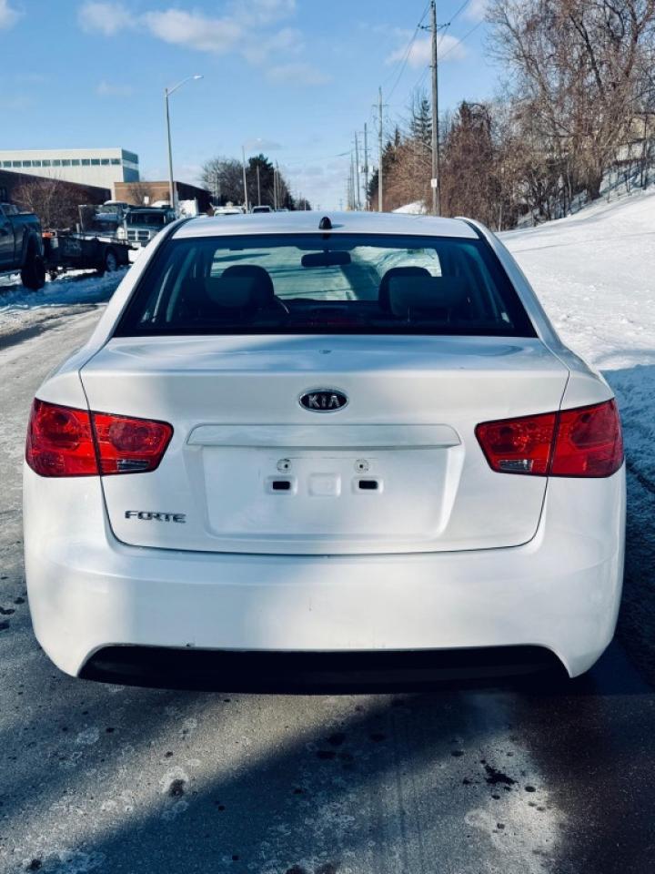 2011 Kia Forte LX Photo