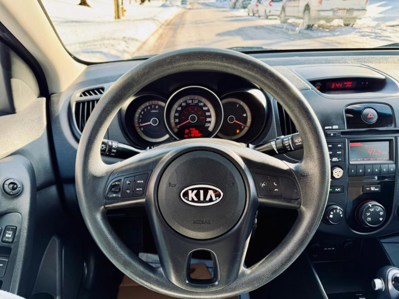 2011 Kia Forte LX Photo