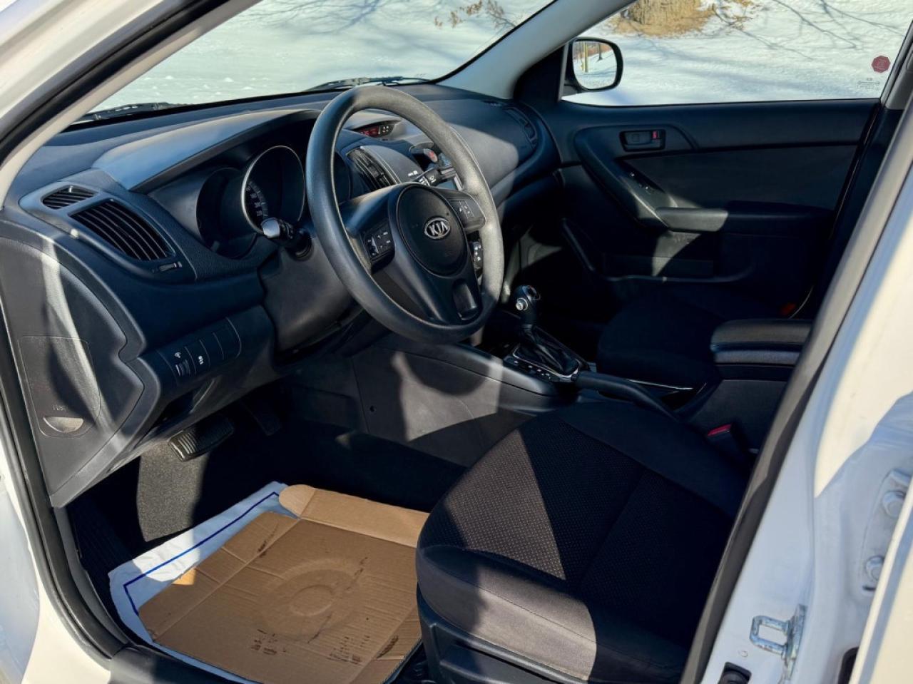 2011 Kia Forte LX Photo