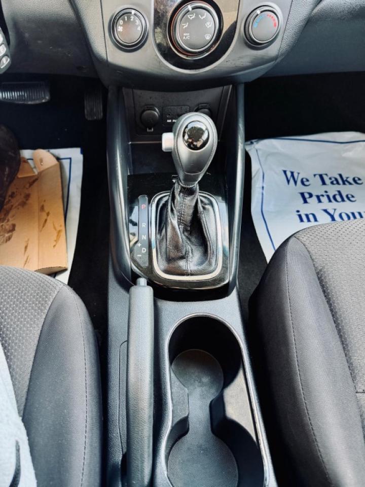 2011 Kia Forte LX Photo