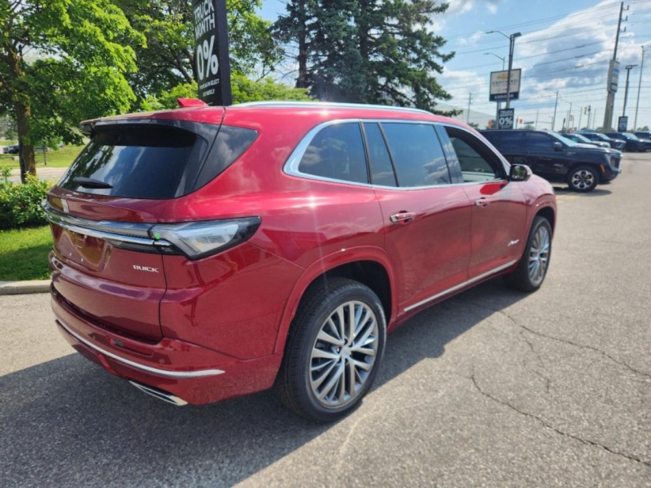 2025 Buick Enclave Avenir  - HUD -  Sunroof -  Cooled Seats Photo