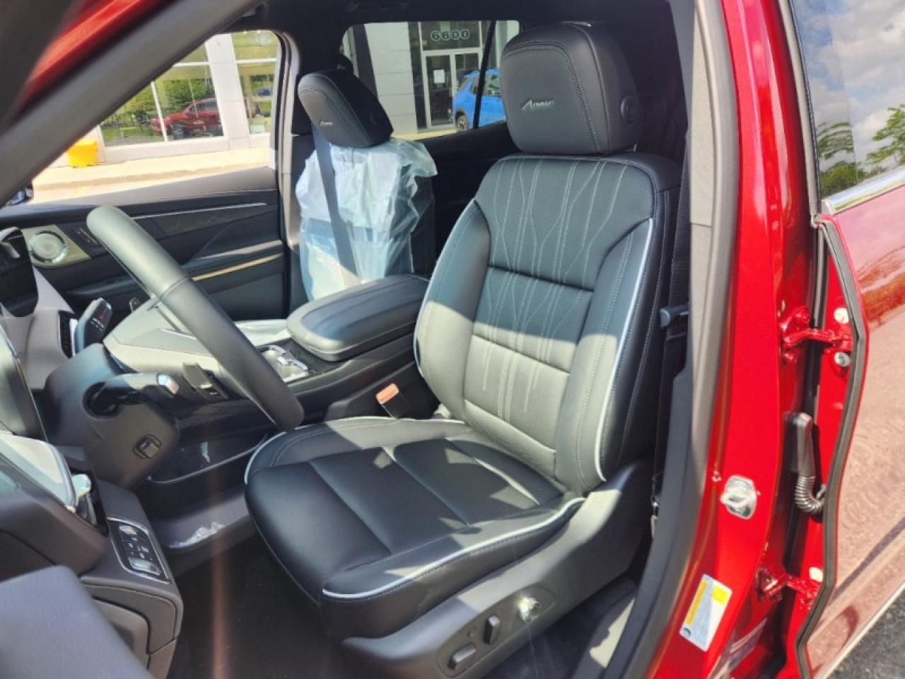 2025 Buick Enclave Avenir  - HUD -  Sunroof -  Cooled Seats Photo