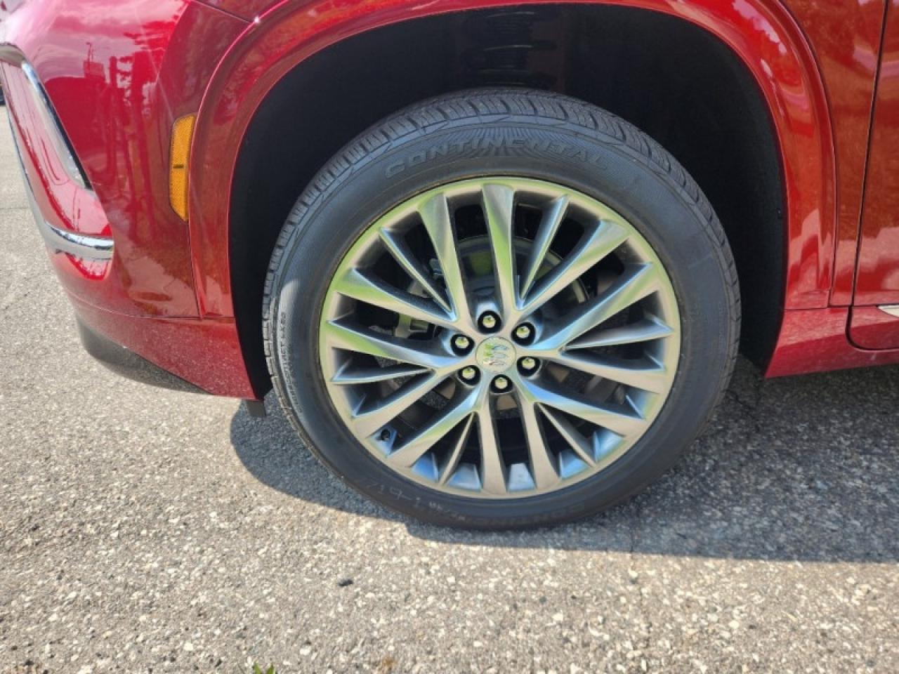 2025 Buick Enclave Avenir  - HUD -  Sunroof -  Cooled Seats Photo