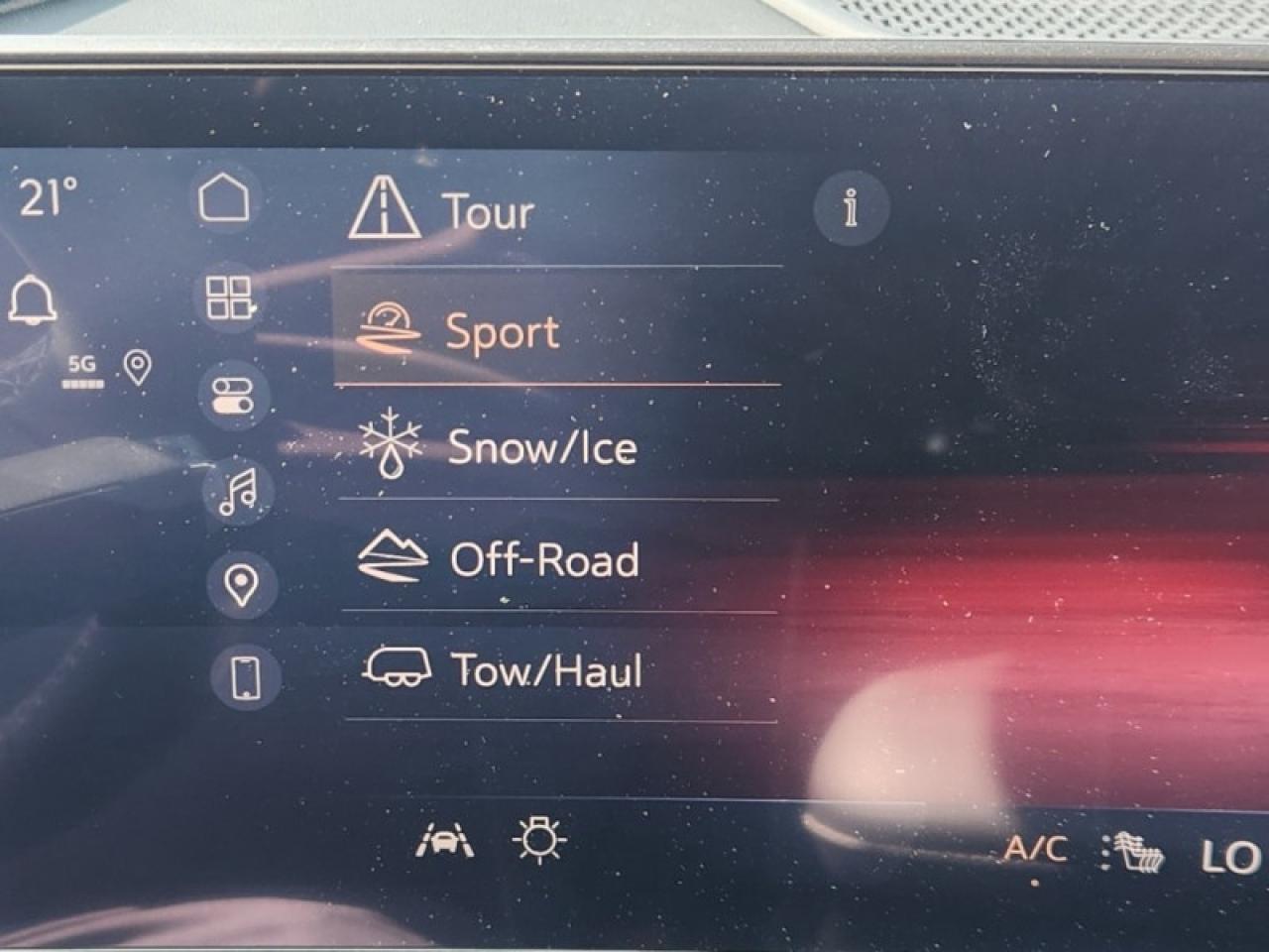 2025 Buick Enclave Avenir  - HUD -  Sunroof -  Cooled Seats Photo