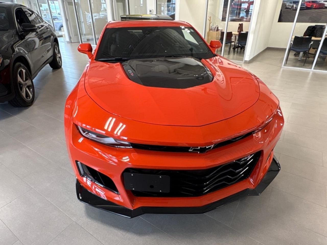 2020 Chevrolet Camaro ZL1  SUNROOF| CARBON HOOD|650HP Photo
