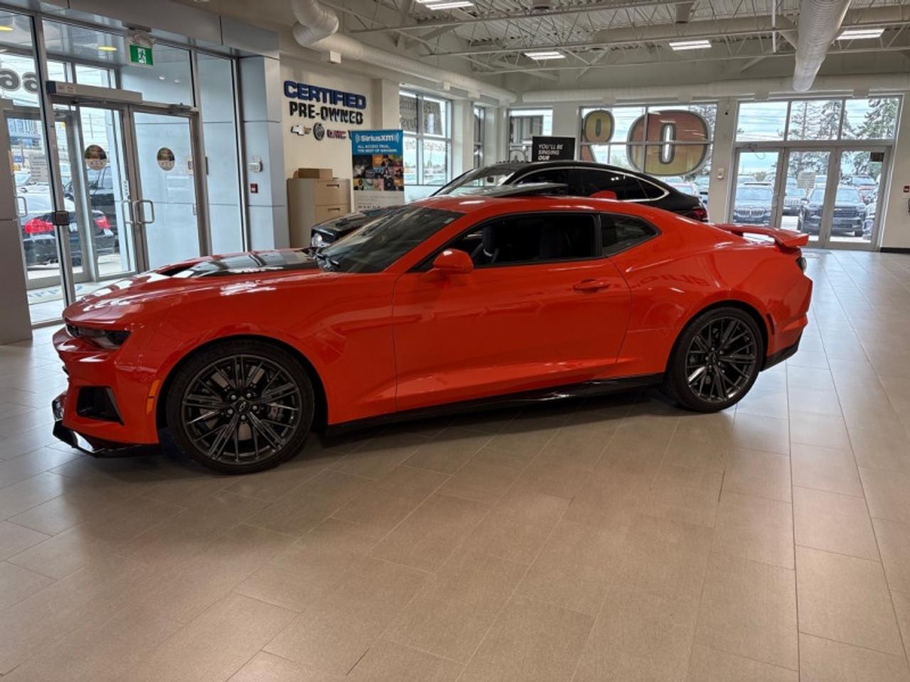 2020 Chevrolet Camaro ZL1  SUNROOF| CARBON HOOD|650HP Photo