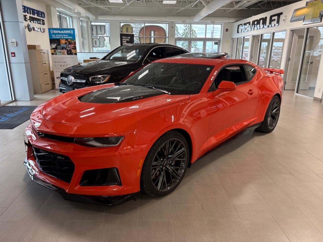 2020 Chevrolet Camaro ZL1  SUNROOF| CARBON HOOD|650HP Photo