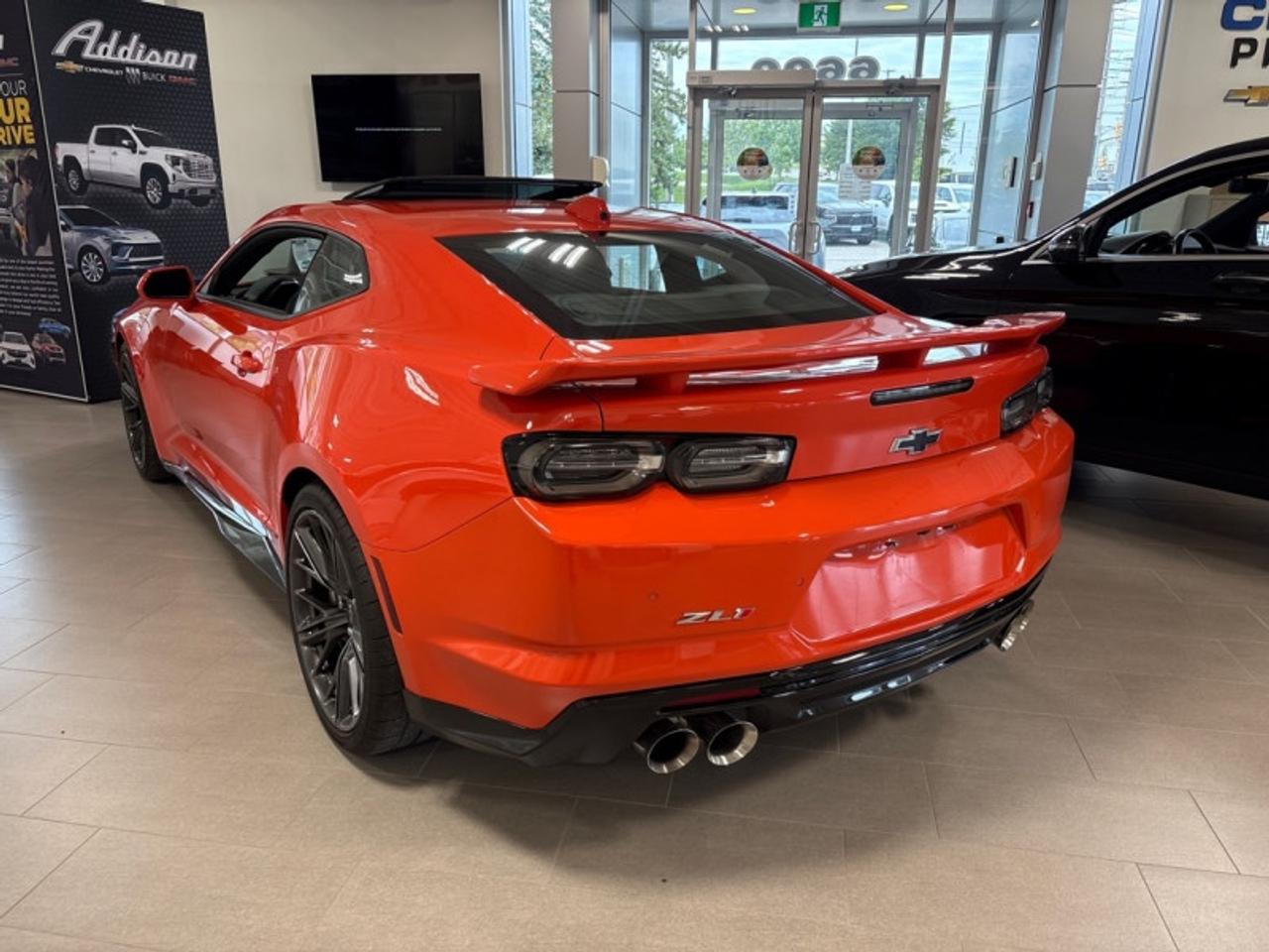 2020 Chevrolet Camaro ZL1  SUNROOF| CARBON HOOD|650HP Photo4