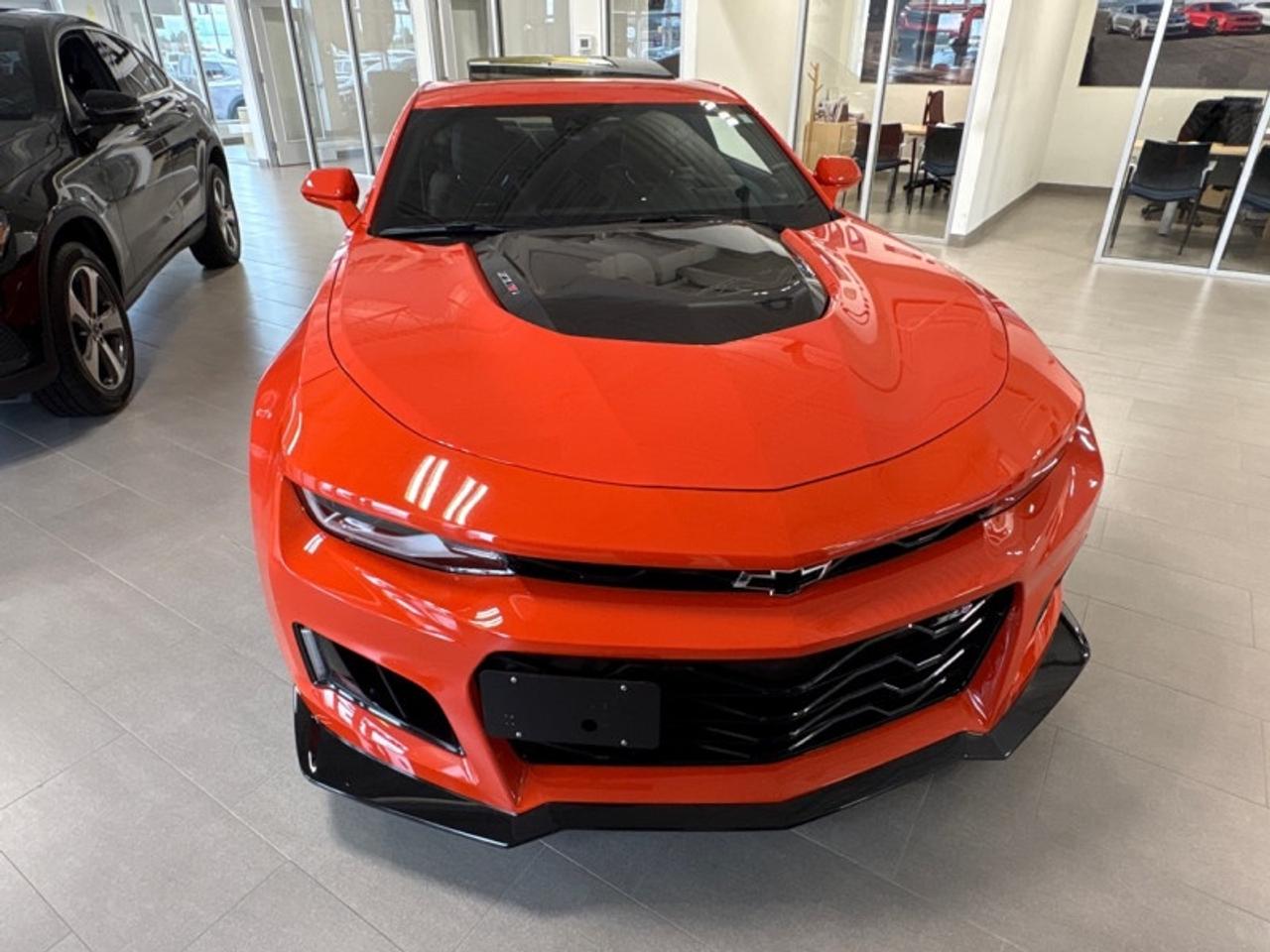 2020 Chevrolet Camaro ZL1  SUNROOF| CARBON HOOD|650HP Photo