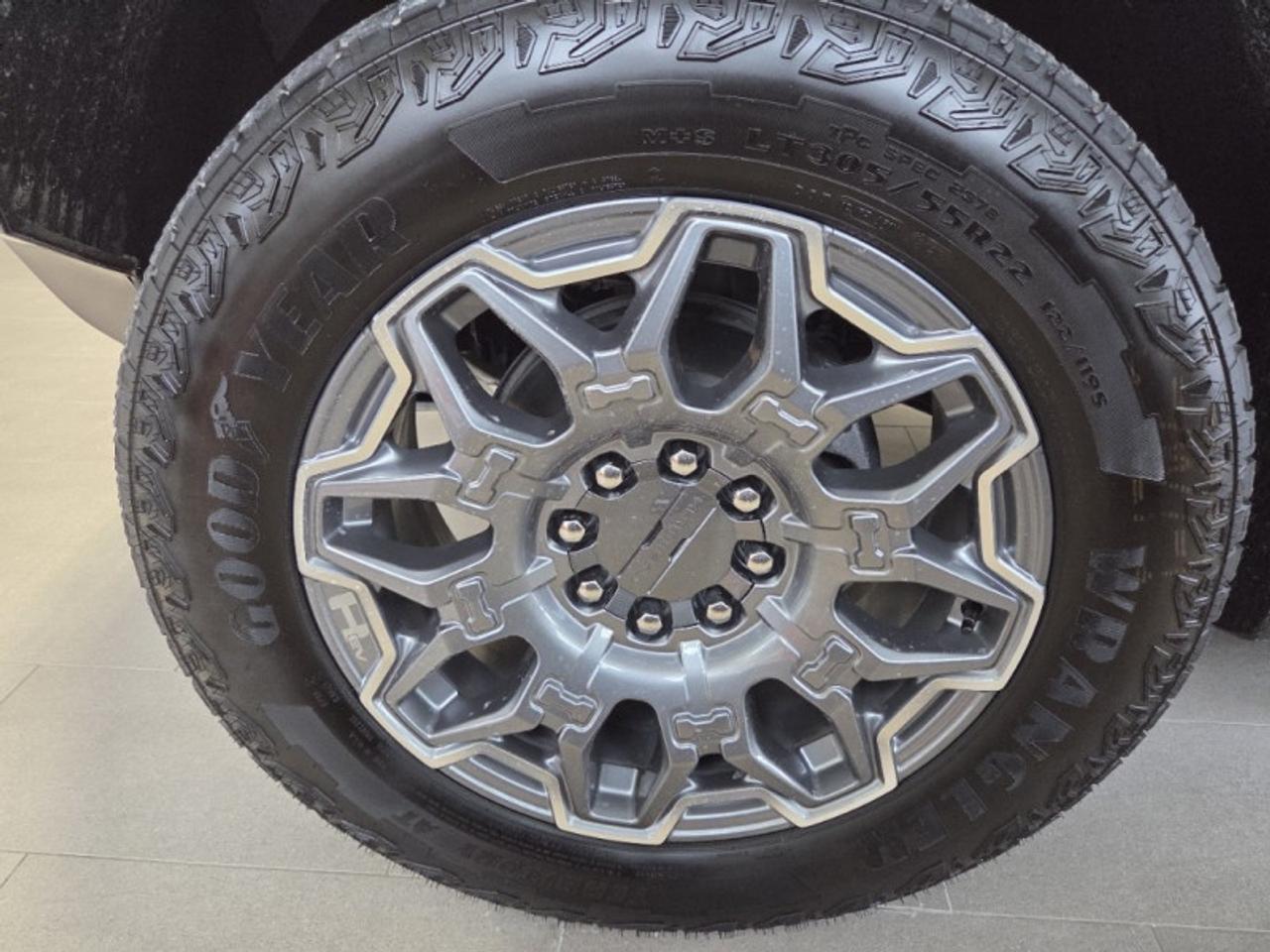 2026 GMC HUMMER EV SUV 3X  - Infinity Roof -  Power Hood Photo