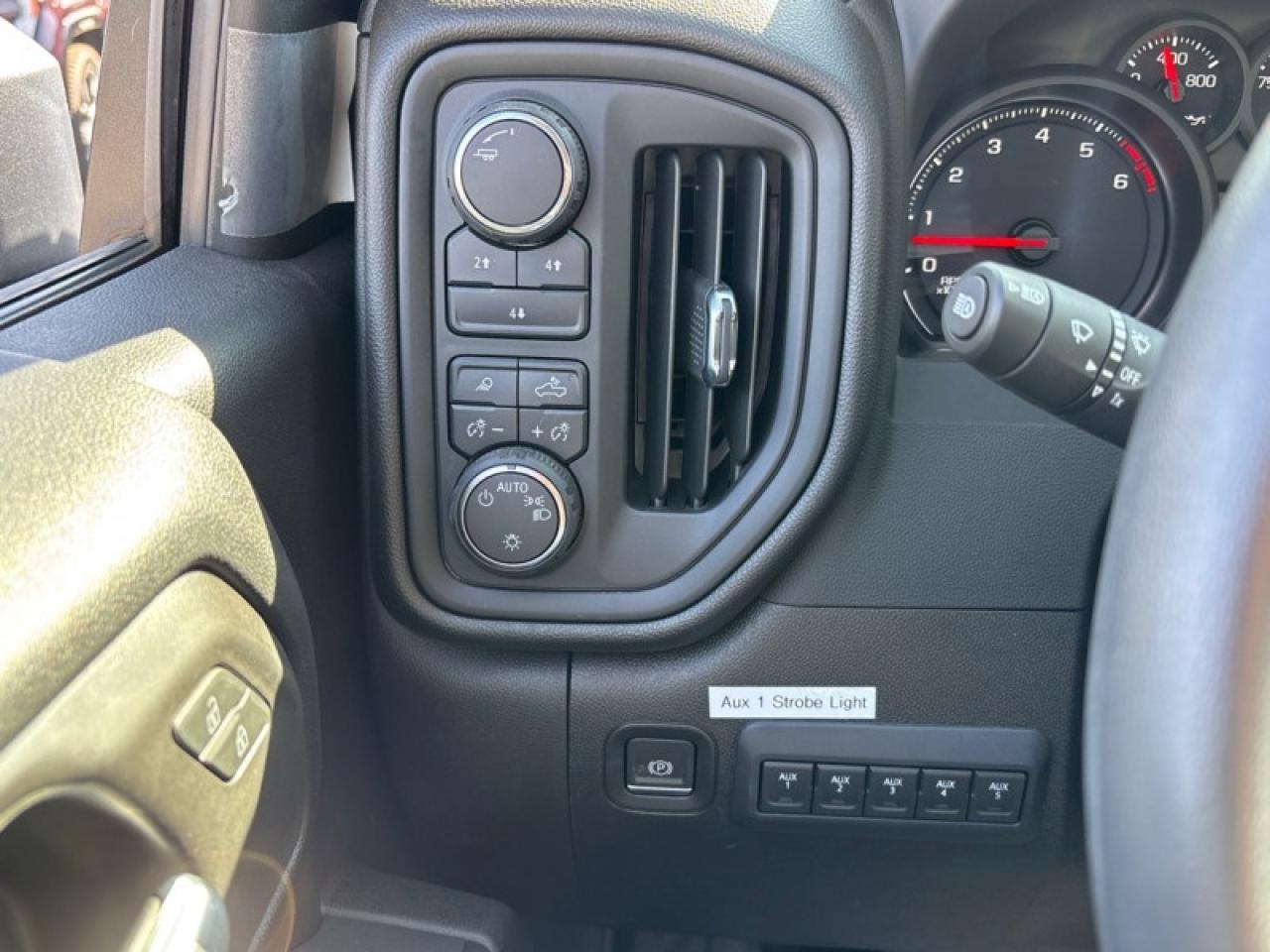 2024 Chevrolet Silverado 3500HD Work Truck  - Apple CarPlay Photo