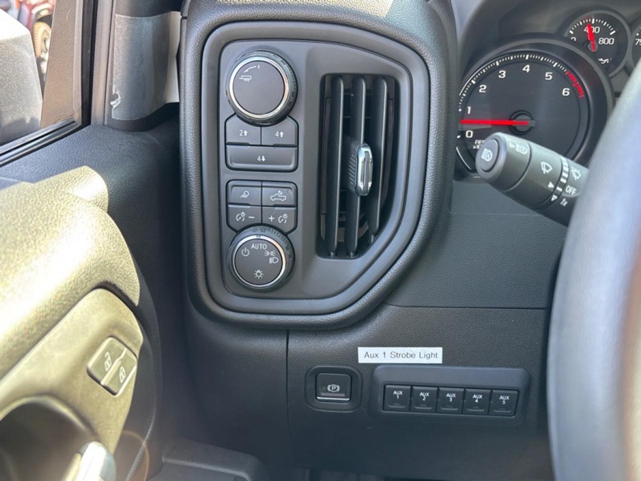 2024 Chevrolet Silverado 3500HD Work Truck  - Apple CarPlay Photo