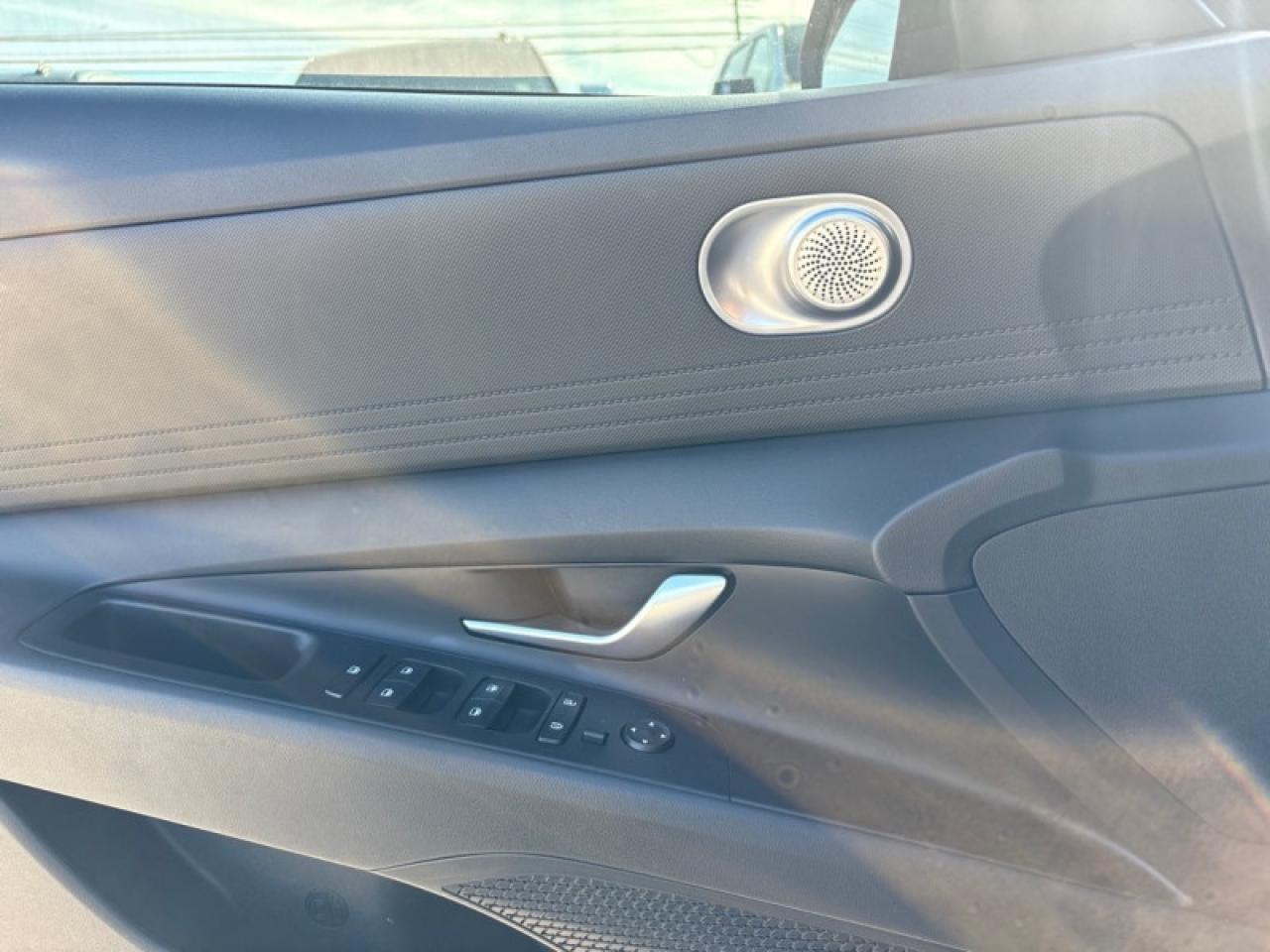 2023 Hyundai Elantra Essential  HEATED SEATS|REAR CAM Photo