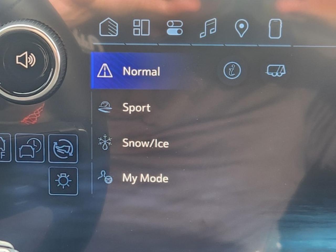 2026 Chevrolet Equinox EV RS  - Cooled Seats -  Power Liftgate Photo