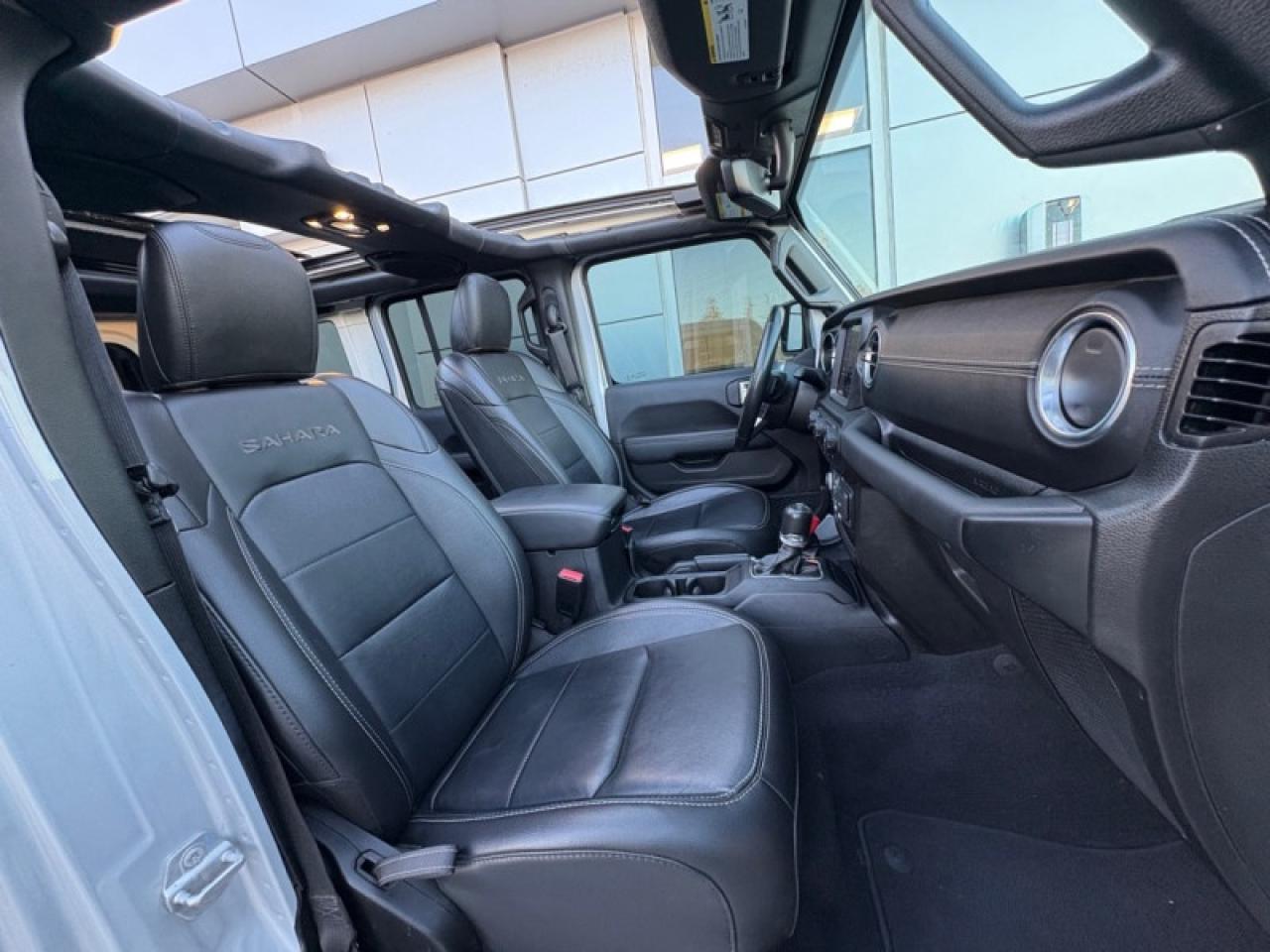 2023 Jeep Wrangler 4xe Unlimited Sahara  4XE|LEATHER |COLD PKG Photo