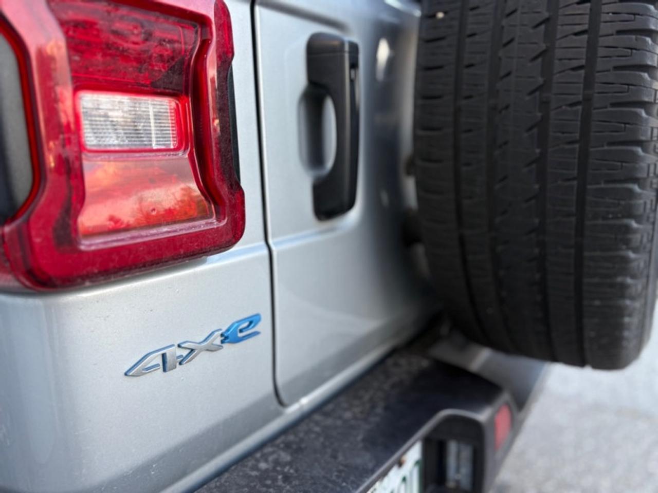 2023 Jeep Wrangler 4xe Unlimited Sahara  4XE|LEATHER |COLD PKG Photo