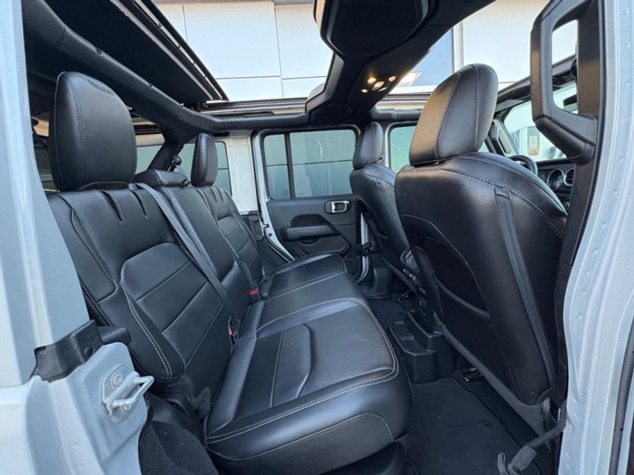 2023 Jeep Wrangler 4xe Unlimited Sahara  4XE|LEATHER |COLD PKG Photo