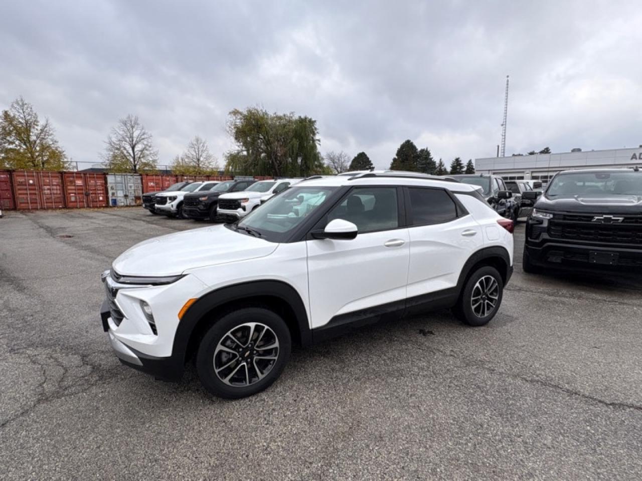 2024 Chevrolet TrailBlazer LT AWD  HEATED SEATS| LOW KM! Photo2