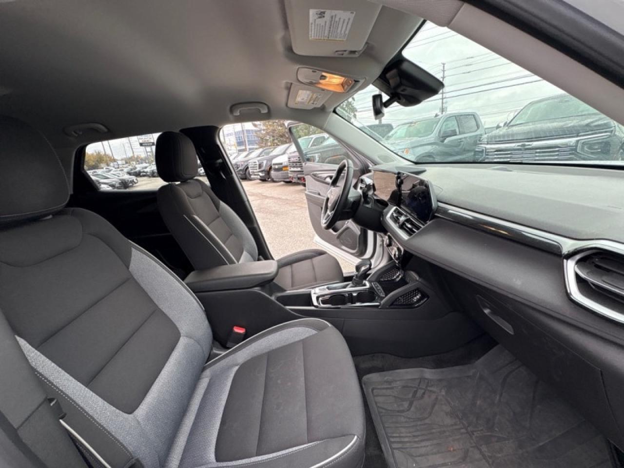 2024 Chevrolet TrailBlazer LT AWD  HEATED SEATS| LOW KM! Photo