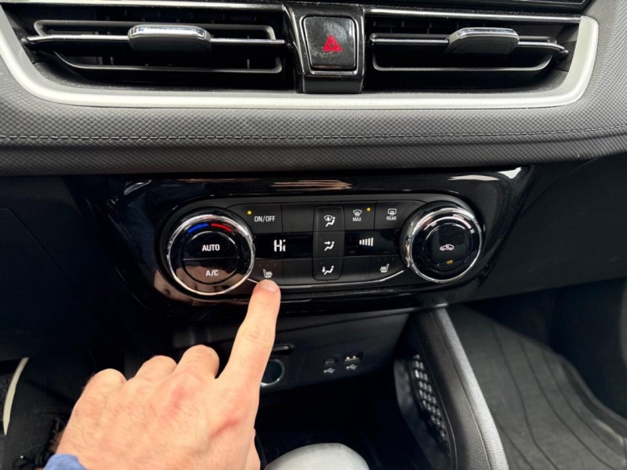 2024 Chevrolet TrailBlazer LT AWD  HEATED SEATS| LOW KM! Photo