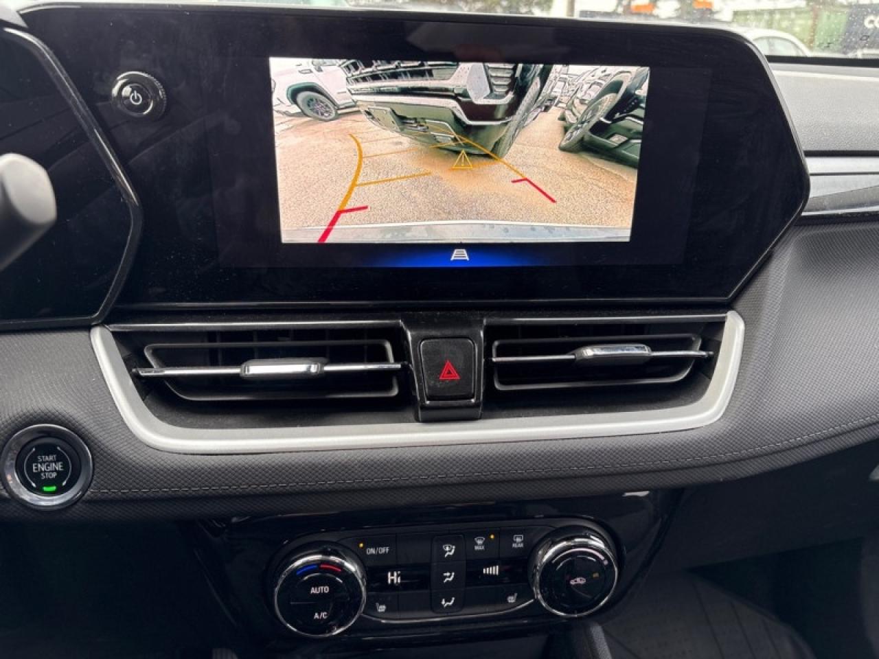 2024 Chevrolet TrailBlazer LT AWD  HEATED SEATS| LOW KM! Photo