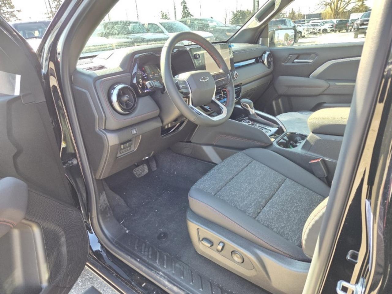 2026 Chevrolet Colorado 4WD Z71 Photo