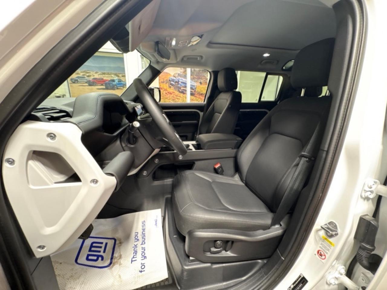 2025 Land Rover Defender 110 P300 S  PANO ROOF|MERIDIAN SOUND| 3D CAMERA Photo