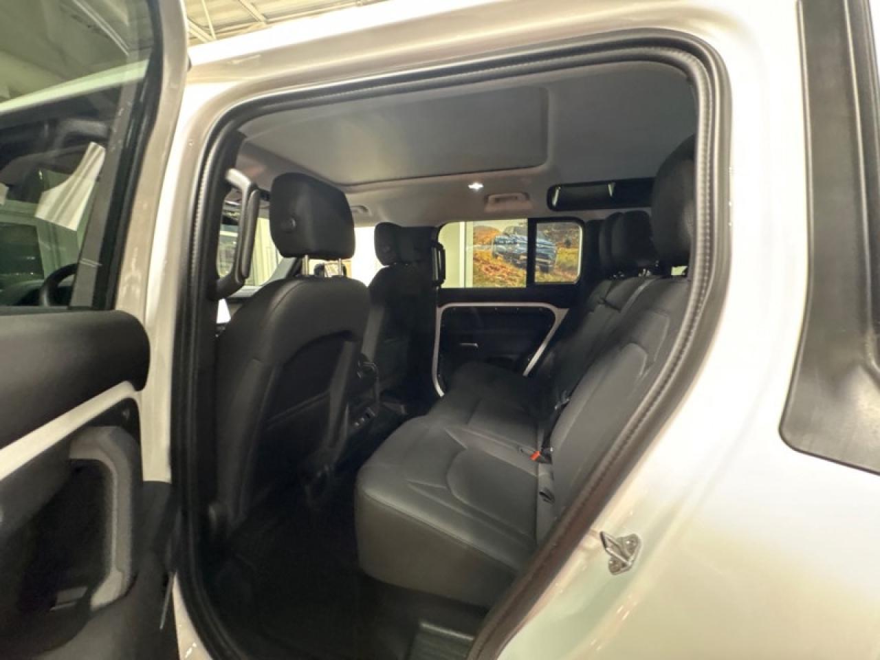 2025 Land Rover Defender 110 P300 S  PANO ROOF|MERIDIAN SOUND| 3D CAMERA Photo