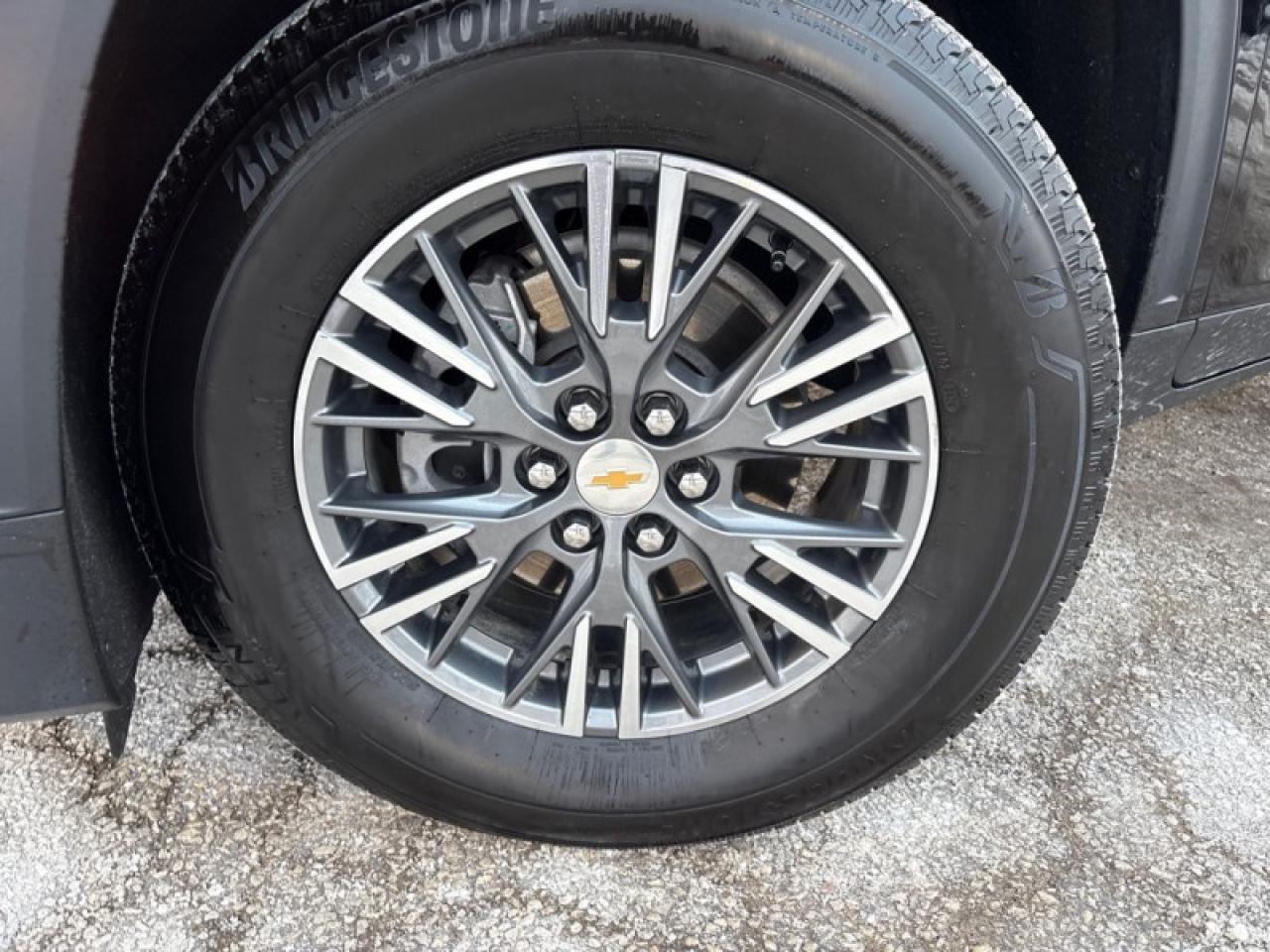 2024 Chevrolet Traverse LT  LIKE NEW 2LT Photo