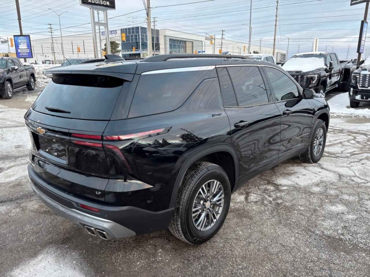 2024 Chevrolet Traverse LT  LIKE NEW 2LT Photo