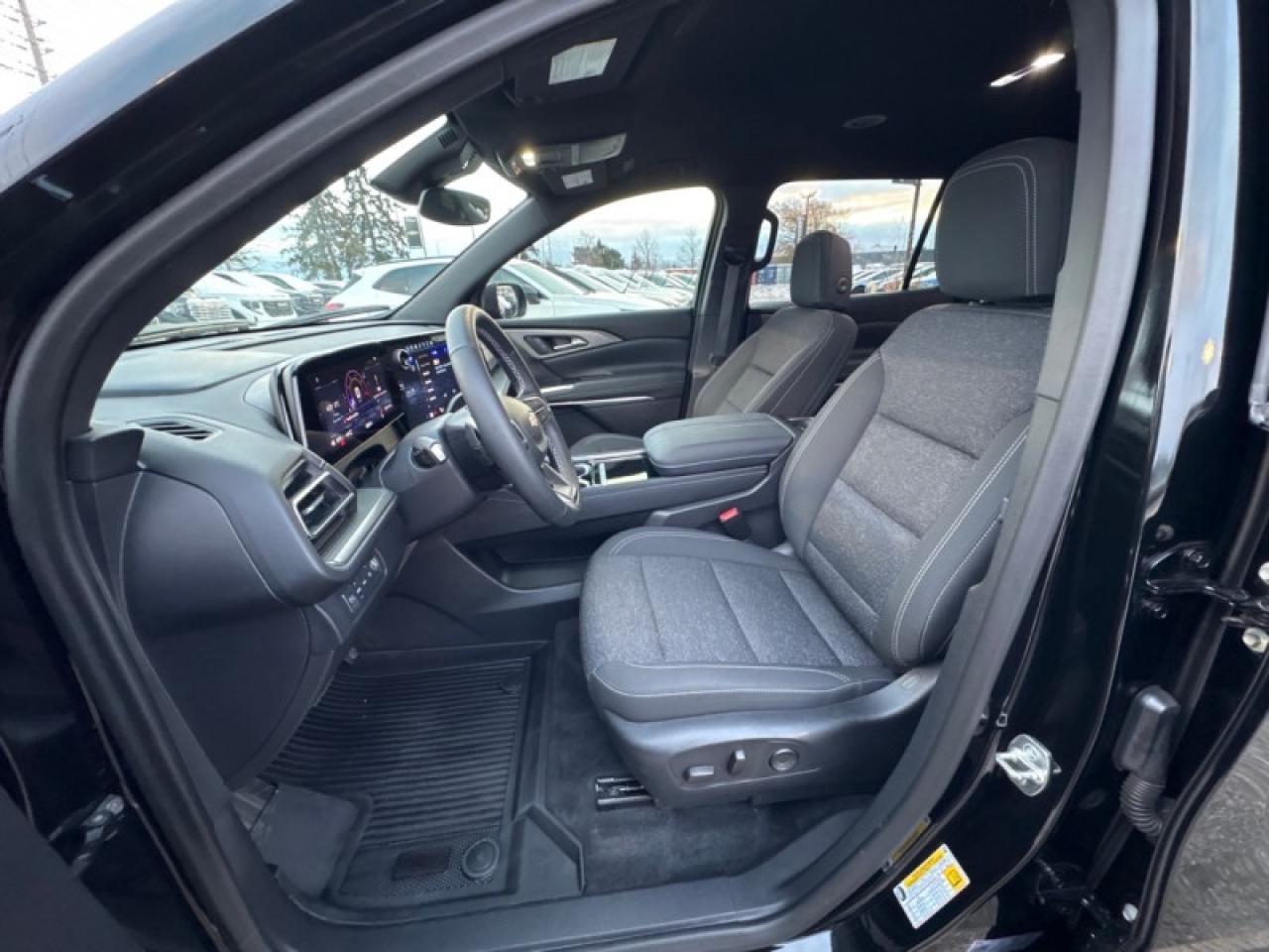 2024 Chevrolet Traverse LT  LIKE NEW 2LT Photo